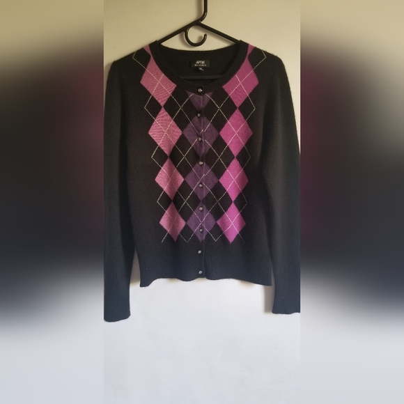 Women's Apt.9 100% cashmere cardigan SzM black with purple argyle pattern - Picture 7 of 16